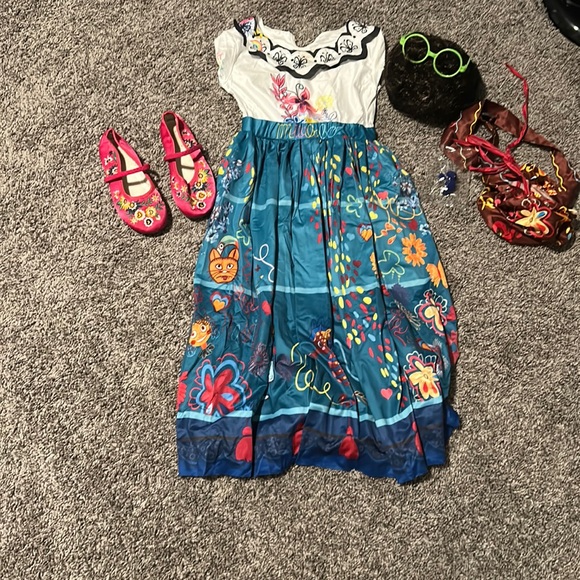 Encanto outfit - Picture 1 of 6